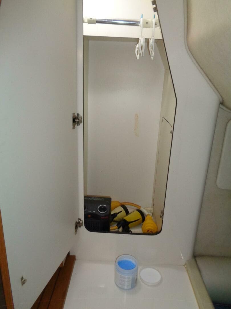 1997 Sea Ray 370 Sundancer — photo 30