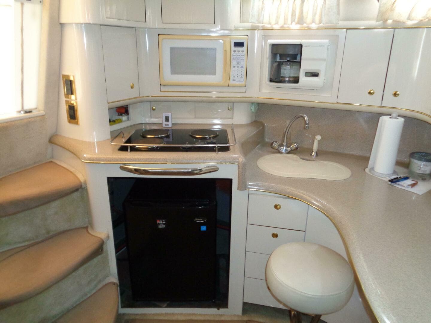 1997 Sea Ray 370 Sundancer — photo 14