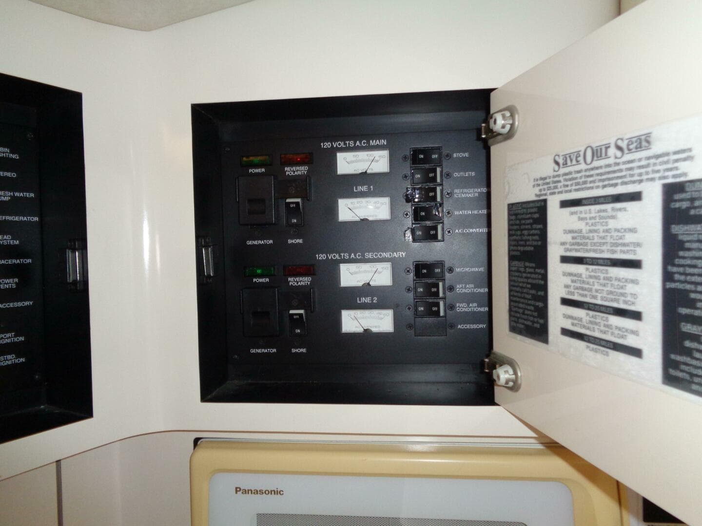 1997 Sea Ray 370 Sundancer — photo 31