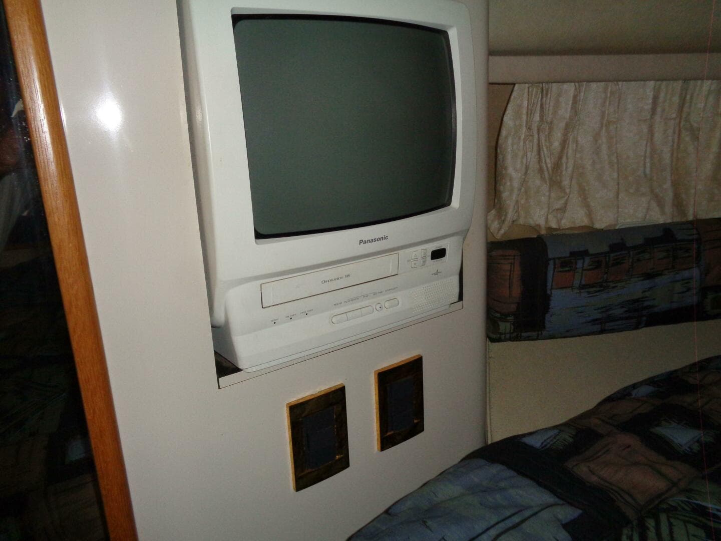 1997 Sea Ray 370 Sundancer — photo 25