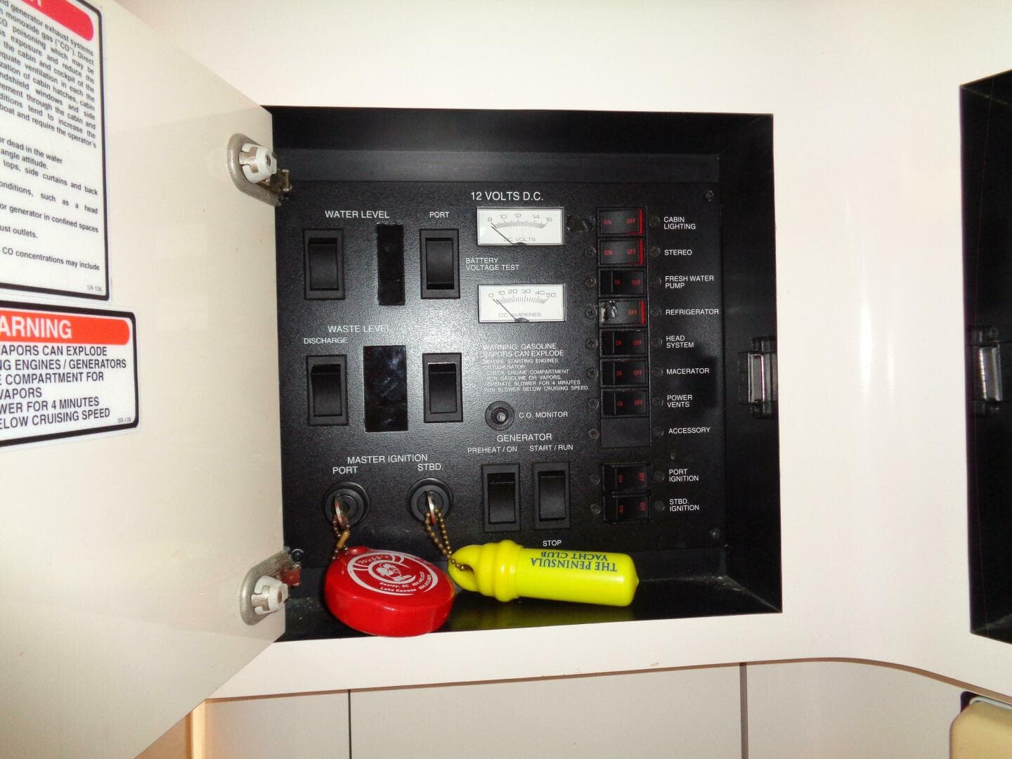 1997 Sea Ray 370 Sundancer — photo 32