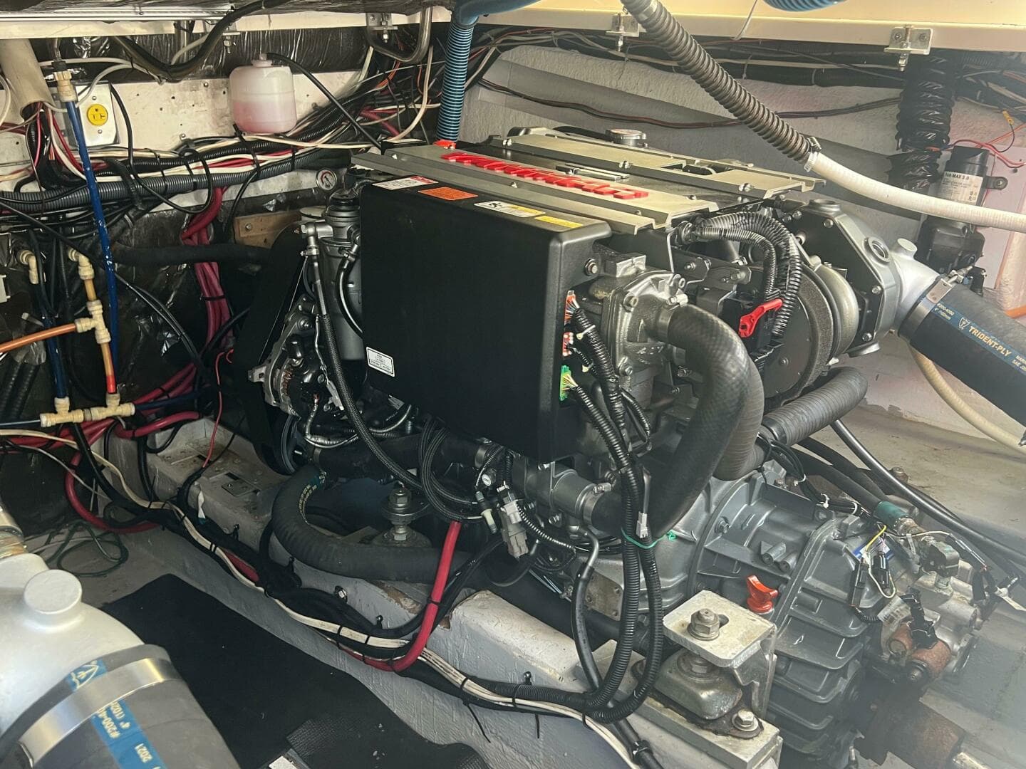 1997 Pursuit 3000 Offshore Express — photo 16