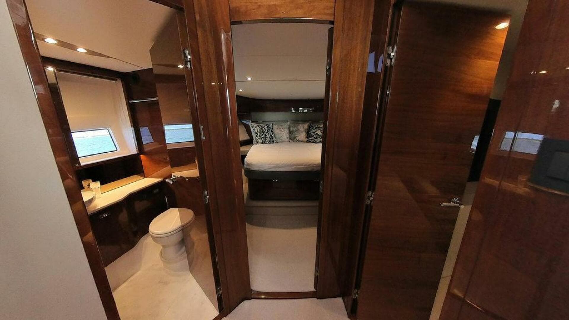 2021 Princess S62 — photo 31