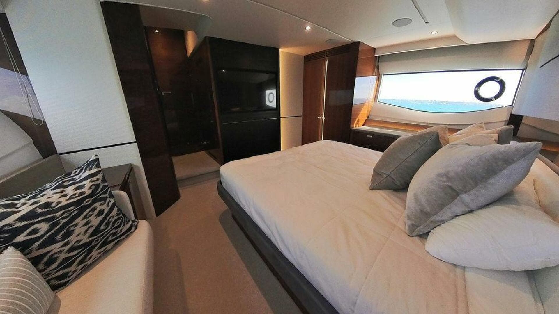 2021 Princess S62 — photo 57