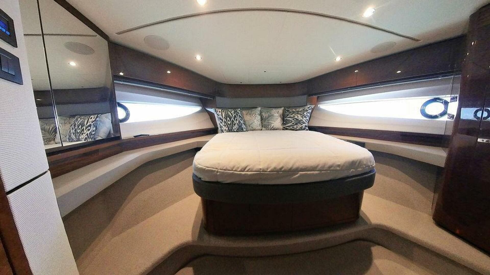 2021 Princess S62 — photo 37