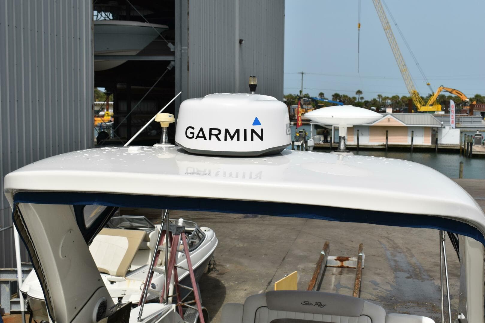 2011 Sea Ray 310 Sundancer — photo 33