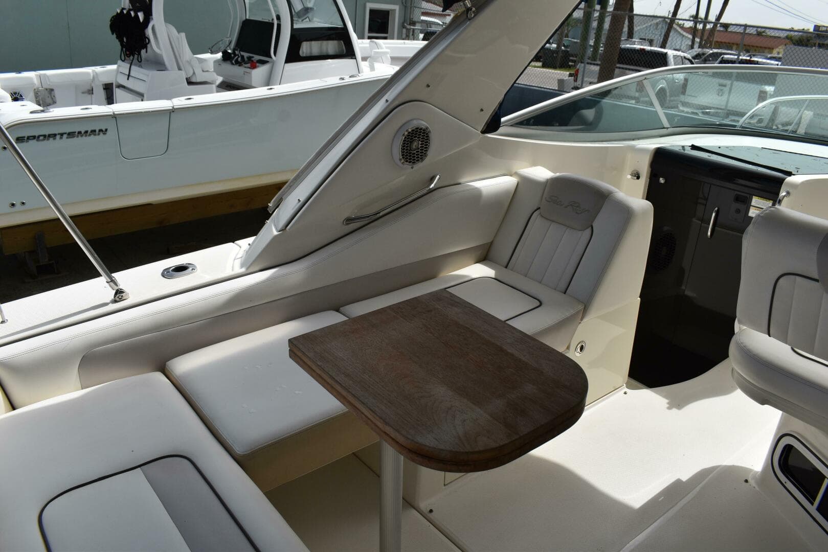 2011 Sea Ray 310 Sundancer — photo 18