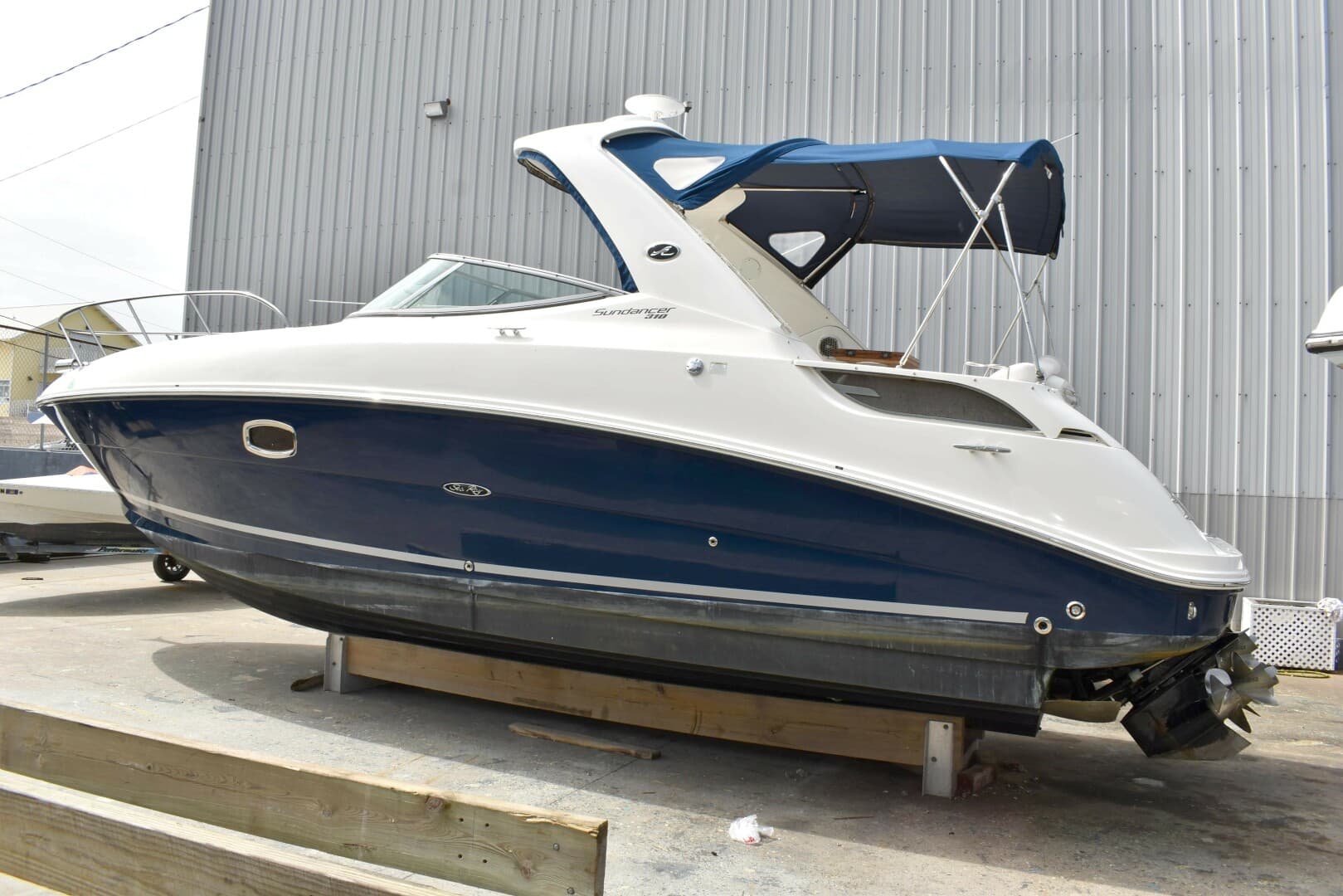 2011 Sea Ray 310 Sundancer — photo 1