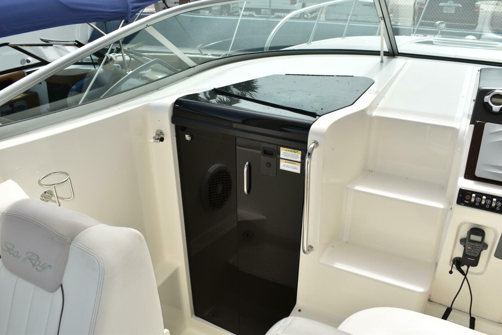 2011 Sea Ray 310 Sundancer — photo 35