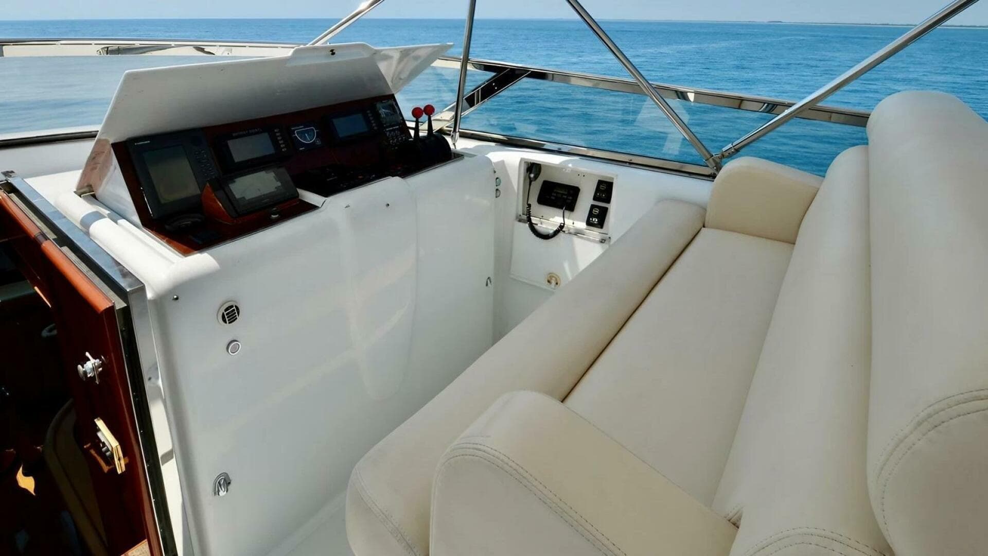 2001 Destiny — photo 16