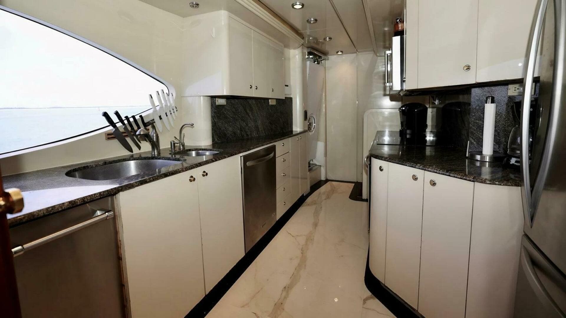 2001 Destiny — photo 12