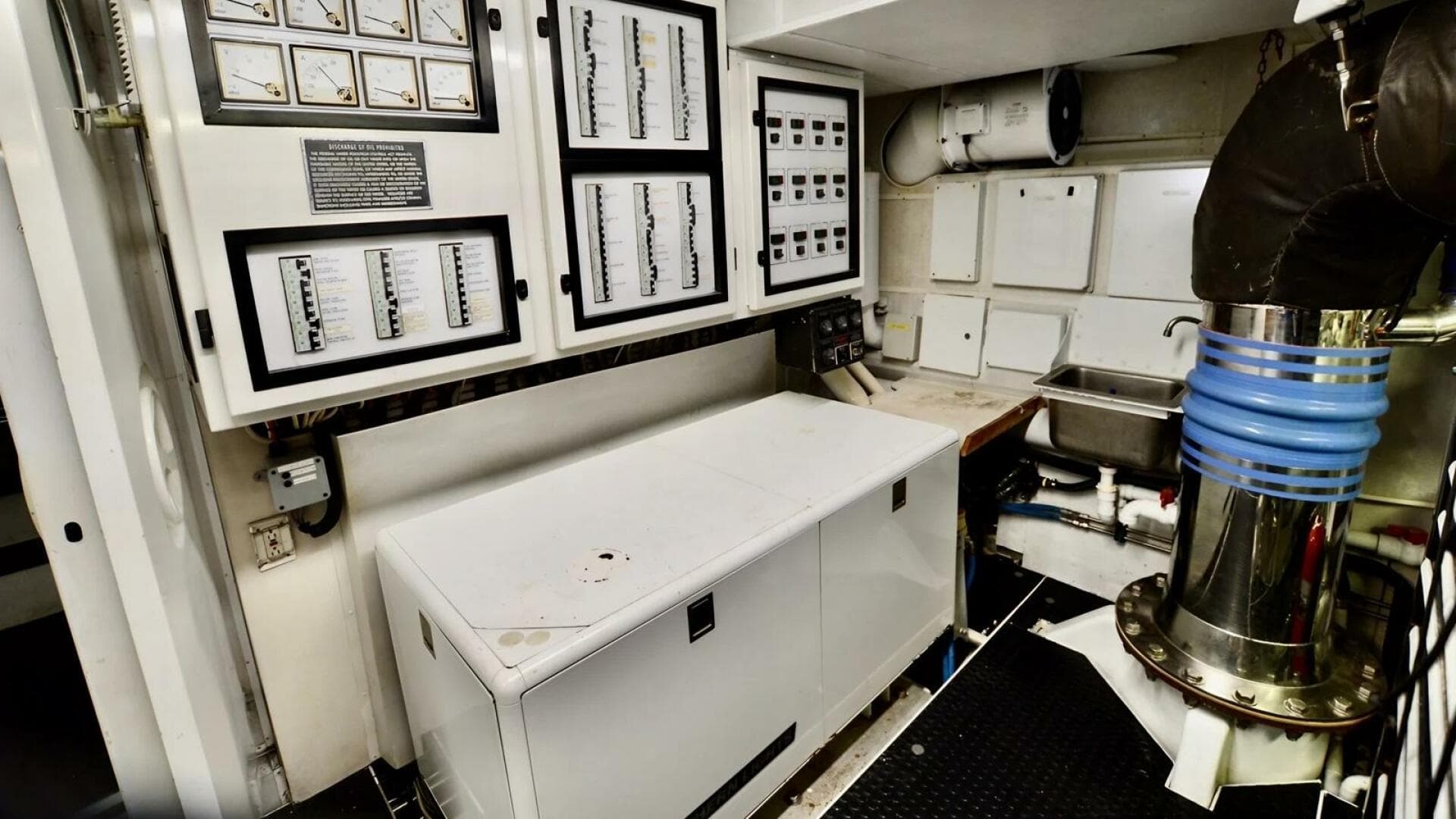 2001 Destiny — photo 23