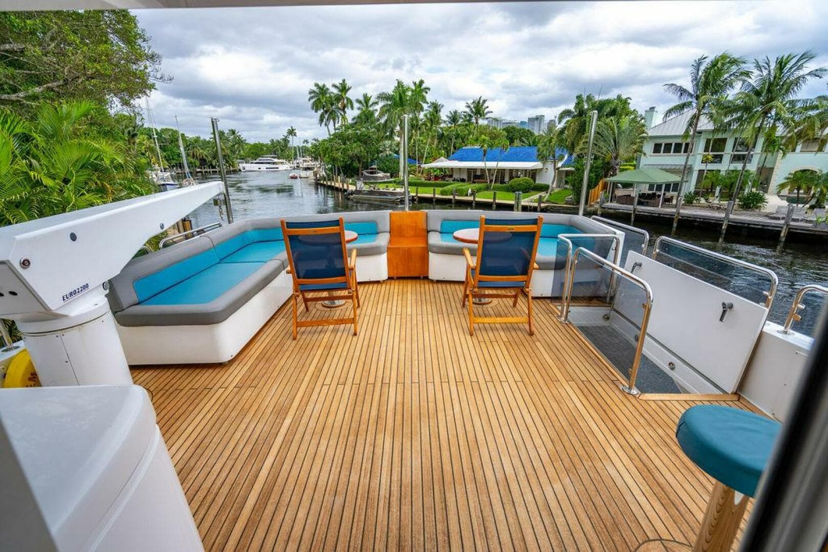 2007 Hatteras Enclosed Bridge — photo 19