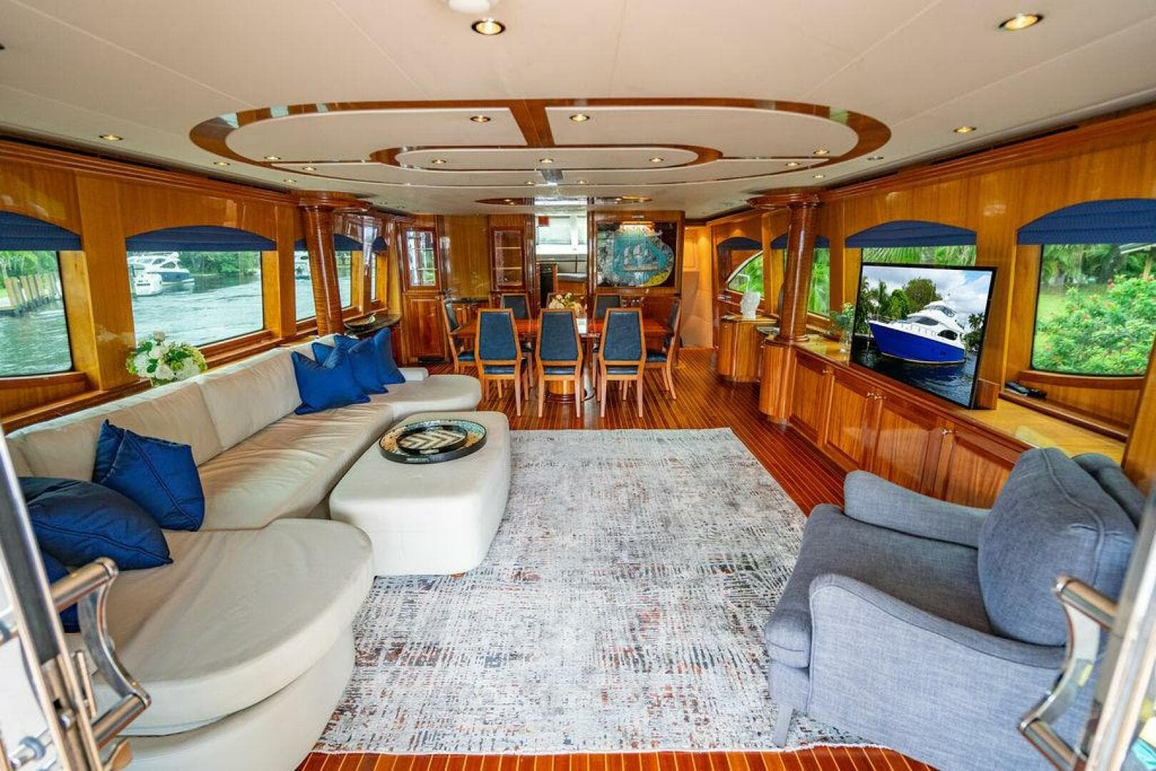 2007 Hatteras Enclosed Bridge — photo 3