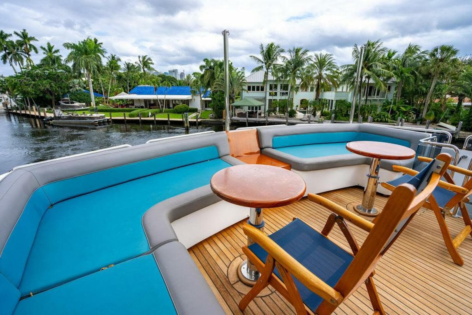 2007 Hatteras Enclosed Bridge — photo 18