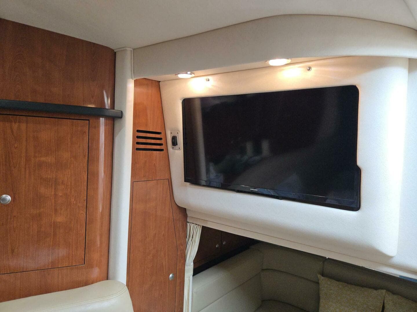 2006 Sea Ray 320 Sundancer — photo 10