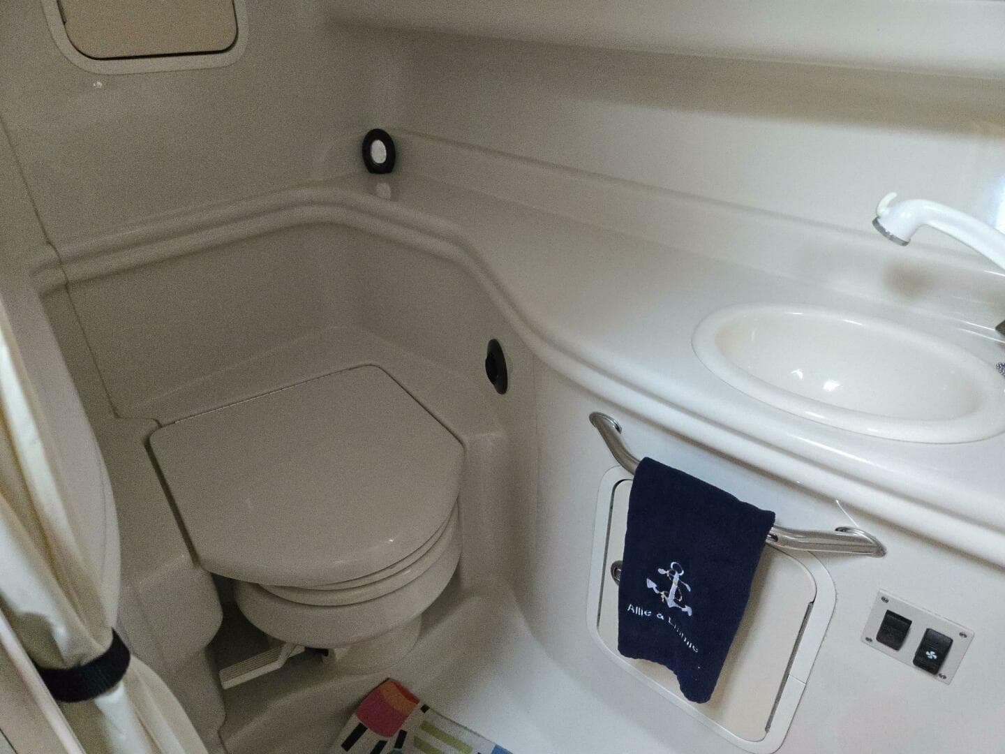 2006 Sea Ray 320 Sundancer — photo 20