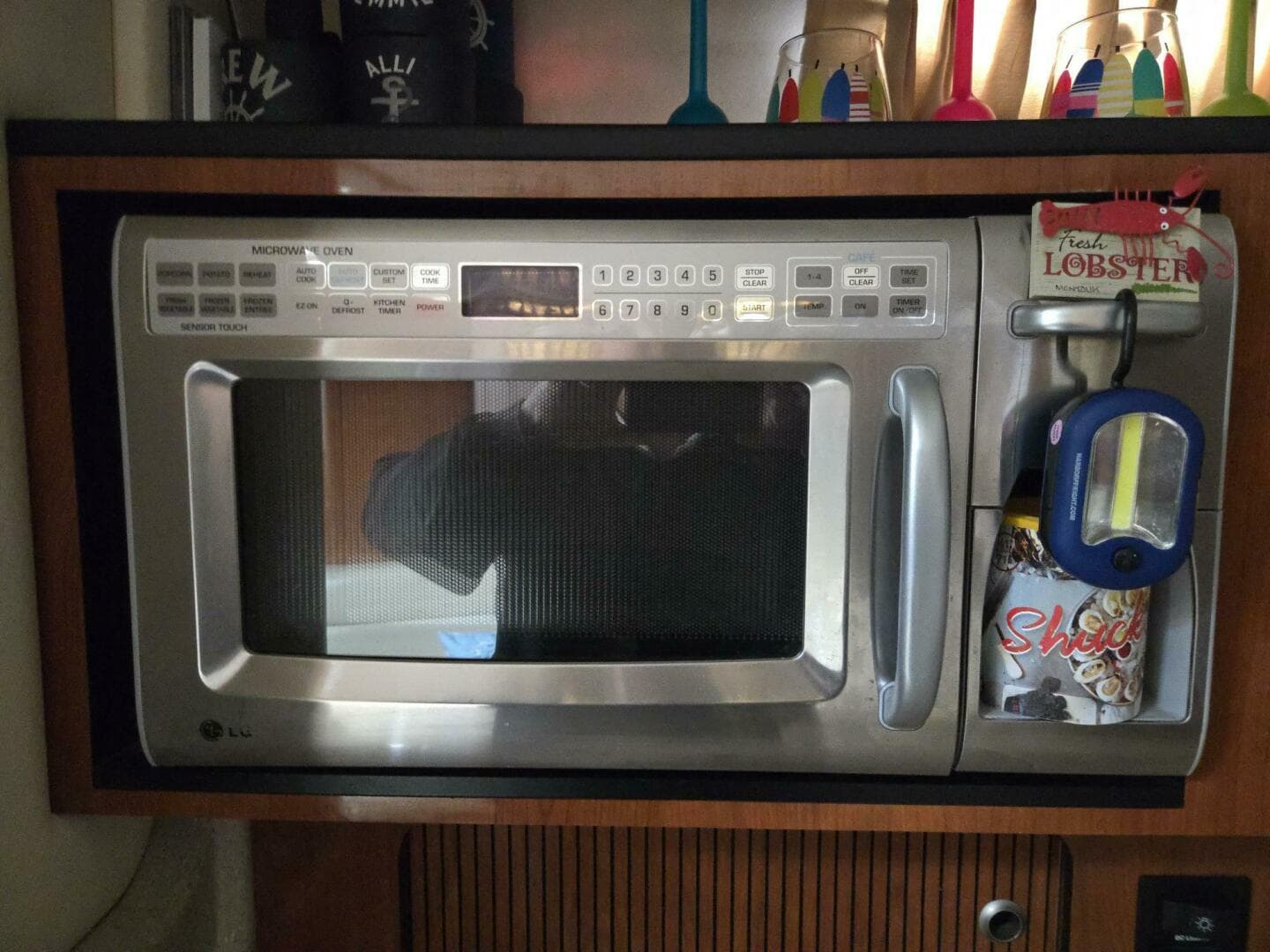 2006 Sea Ray 320 Sundancer — photo 21