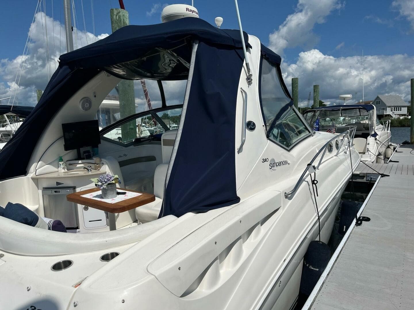 2006 Sea Ray 320 Sundancer — photo 5