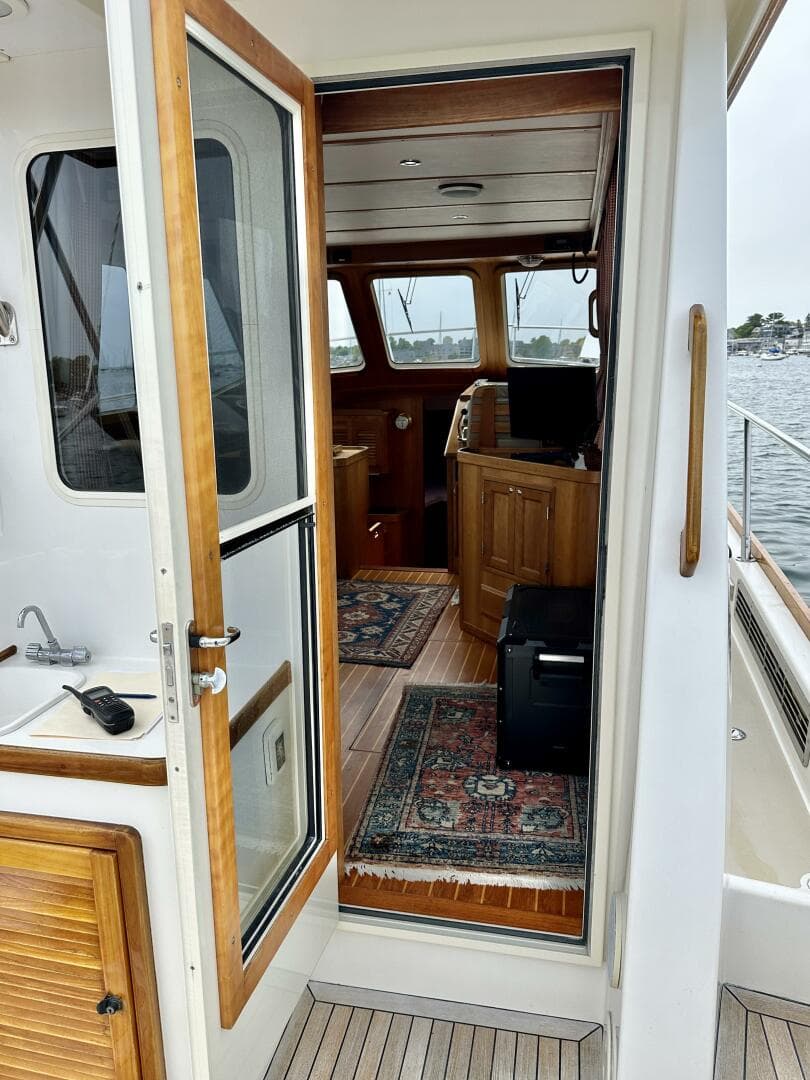 2002 Sabreline 36 Flybridge — photo 7