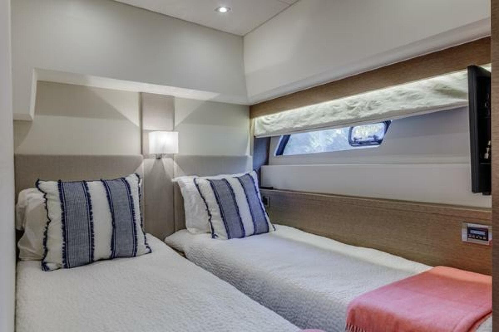 2018 Prestige — photo 13