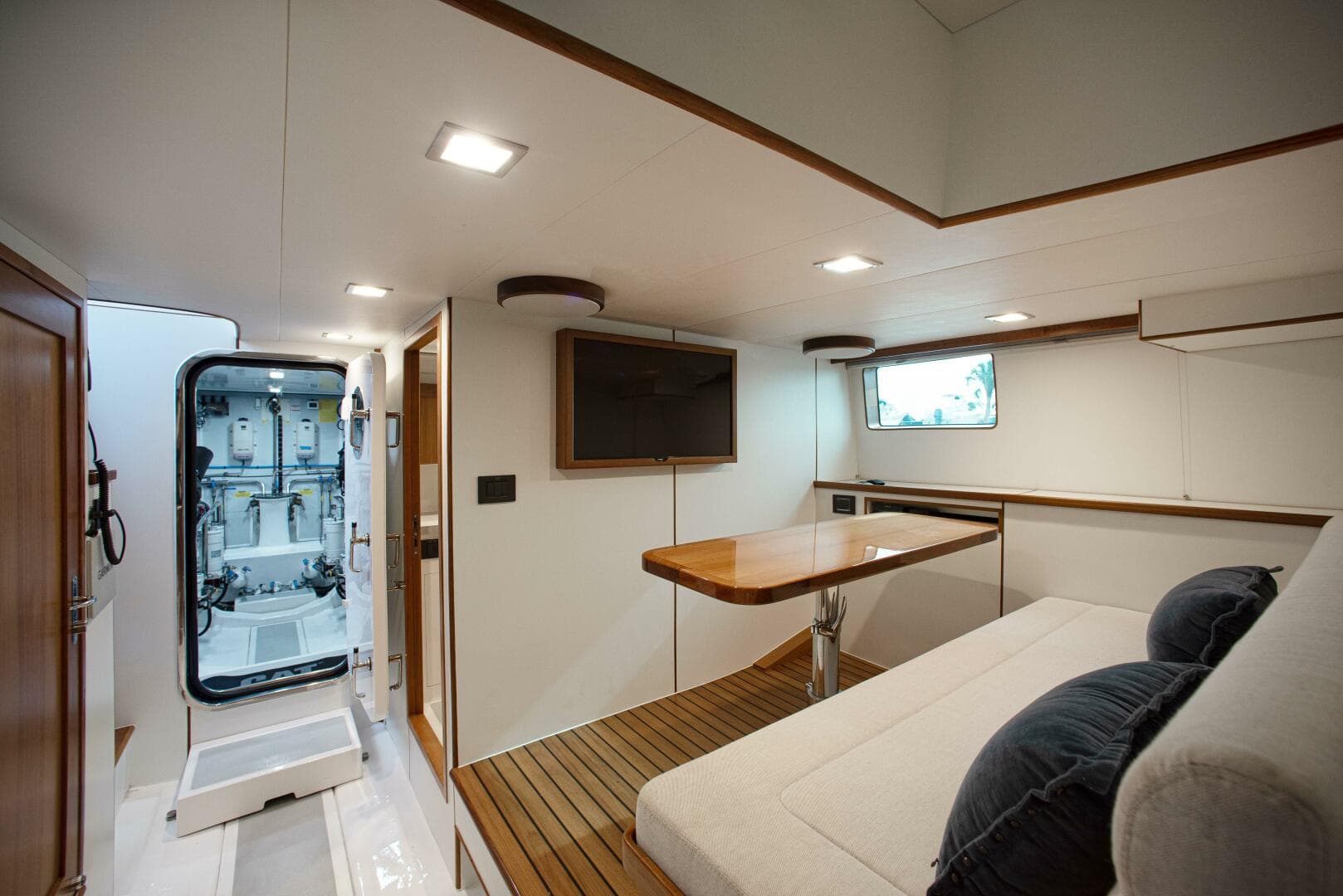 2023 Marlow Explorer 70E-Cb — photo 28