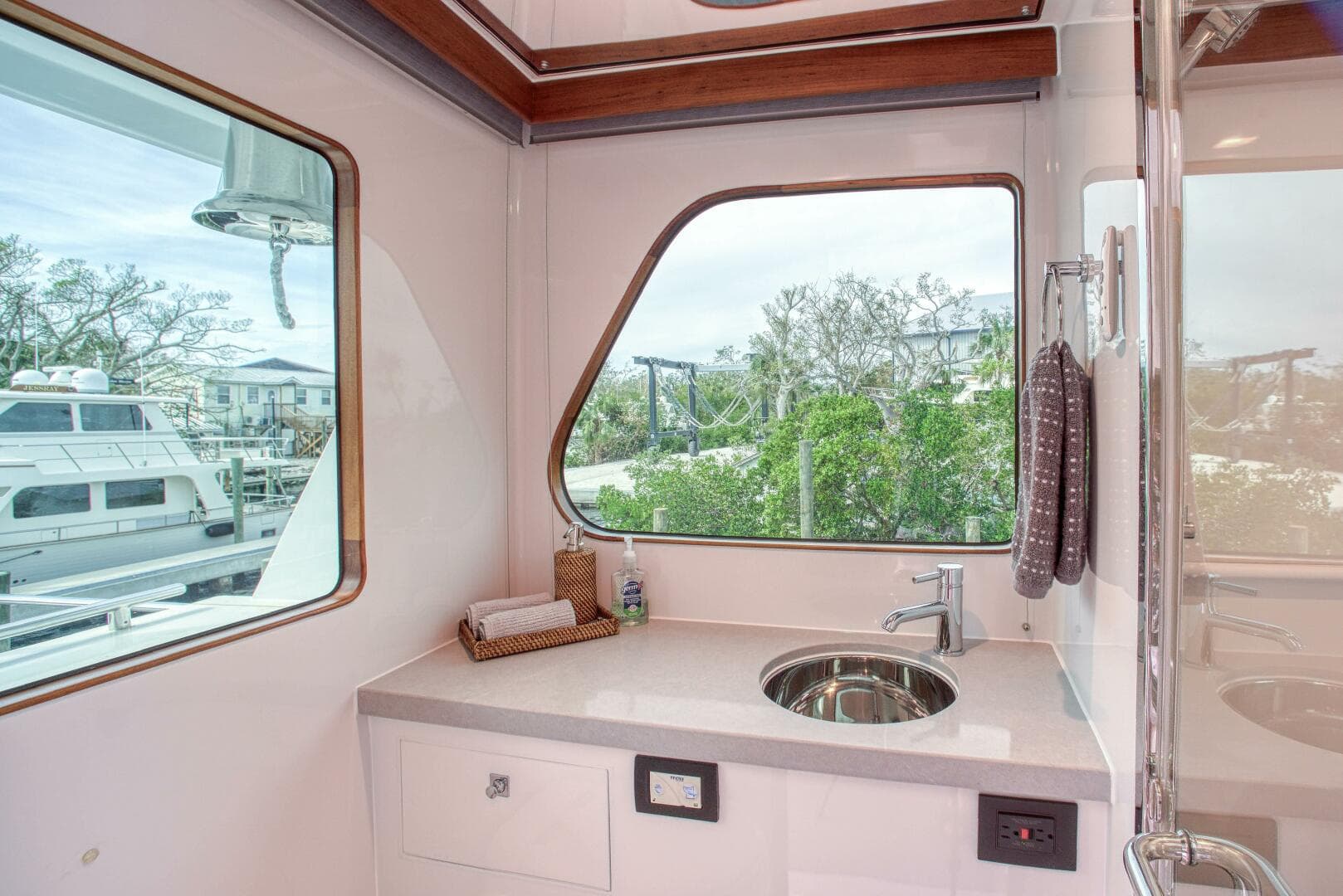 2023 Marlow Explorer 70E-Cb — photo 27