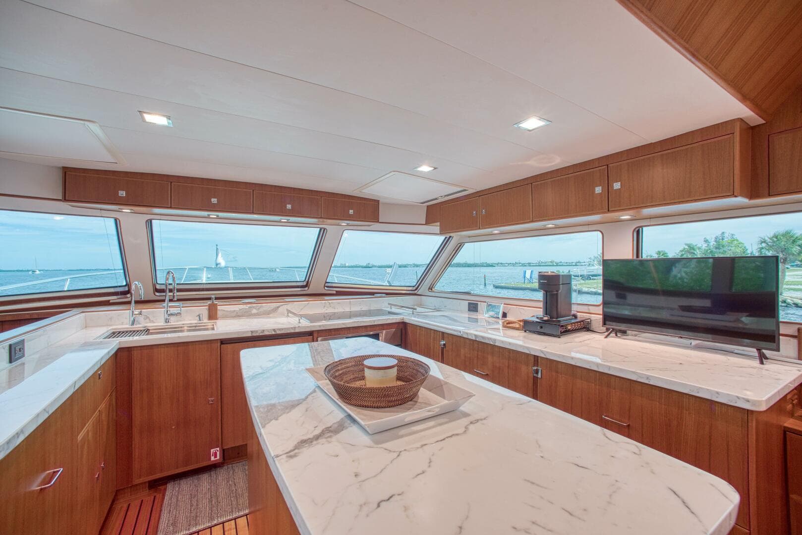 2023 Marlow Explorer 70E-Cb — photo 12