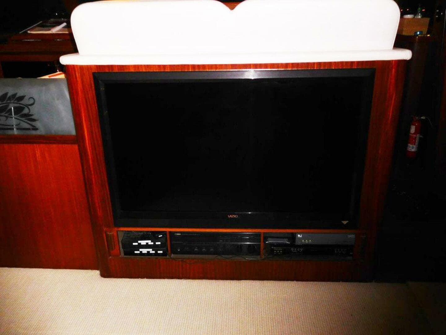 1987 Hatteras Flybridge — photo 9