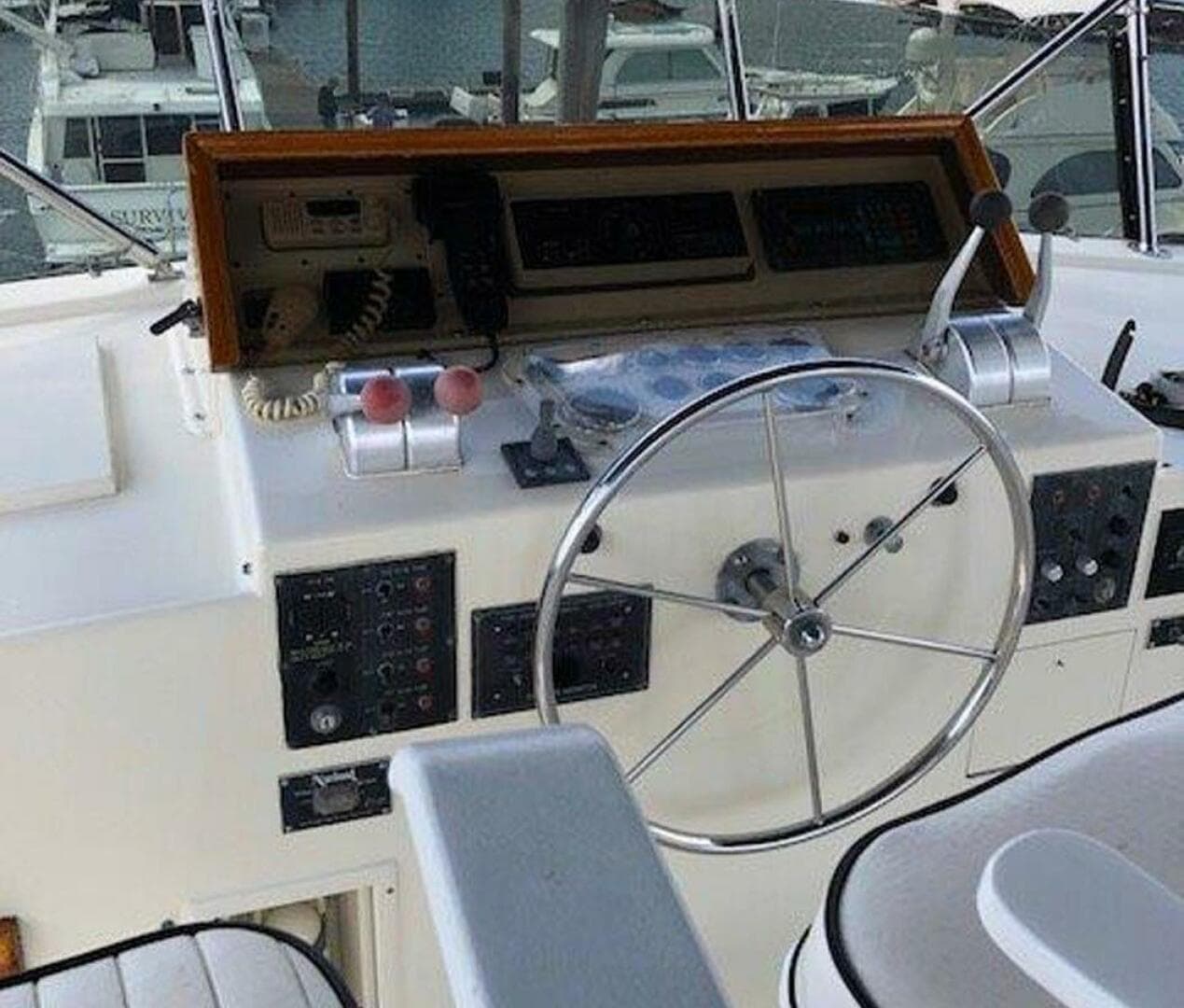 1987 Hatteras Flybridge — photo 44