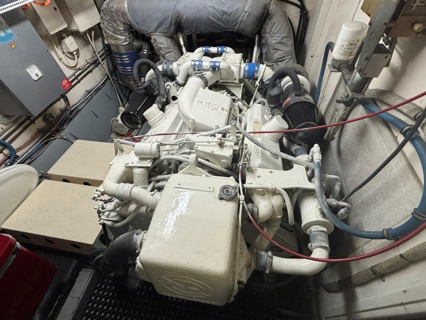 1987 Hatteras Flybridge — photo 46