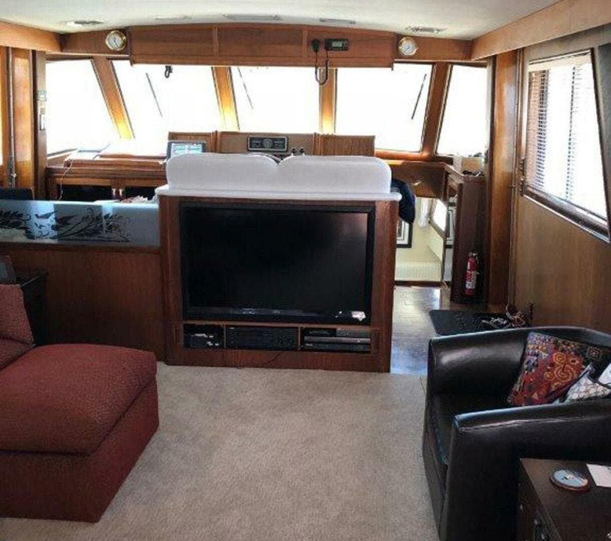 1987 Hatteras Flybridge — photo 8