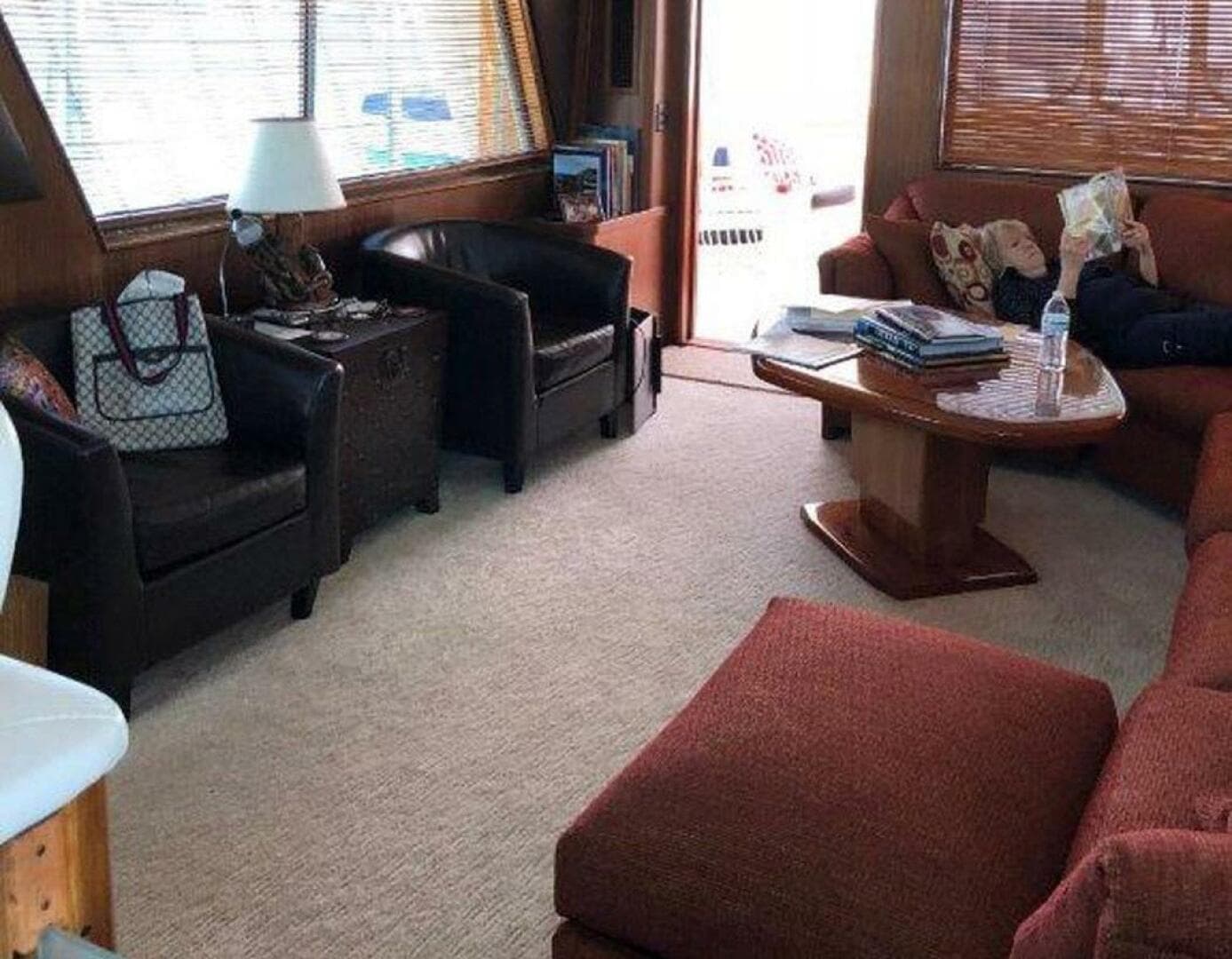 1987 Hatteras Flybridge — photo 3