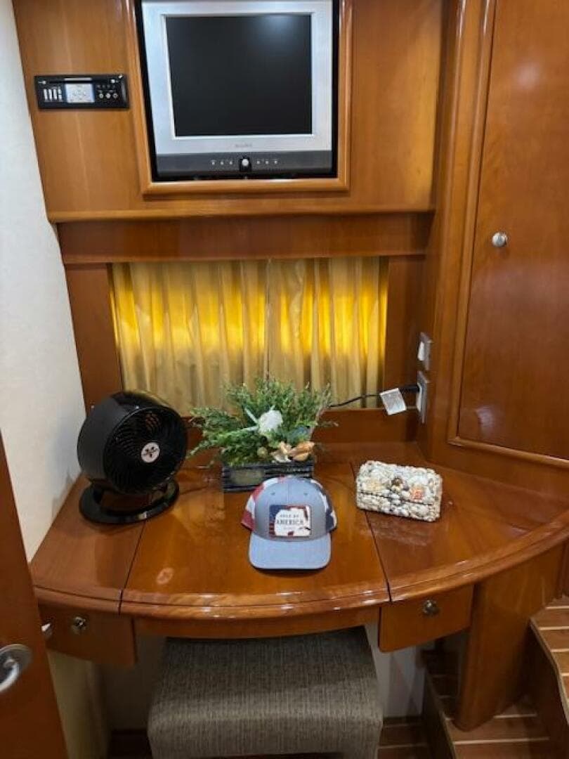 2006 Carver 43 — photo 109