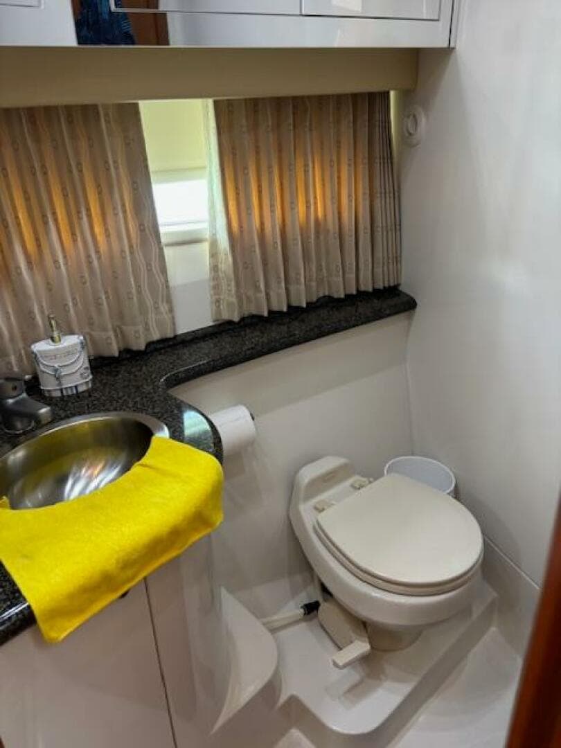 2006 Carver 43 — photo 67