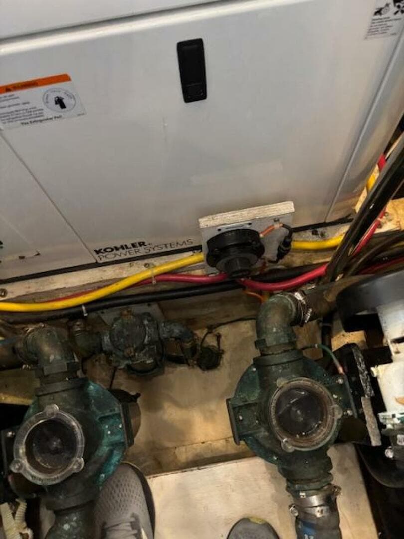 2006 Carver 43 — photo 157