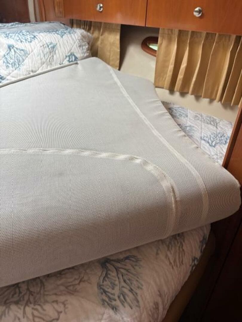 2006 Carver 43 — photo 71