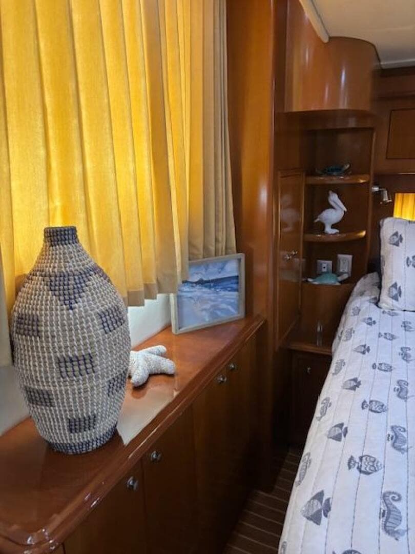 2006 Carver 43 — photo 111