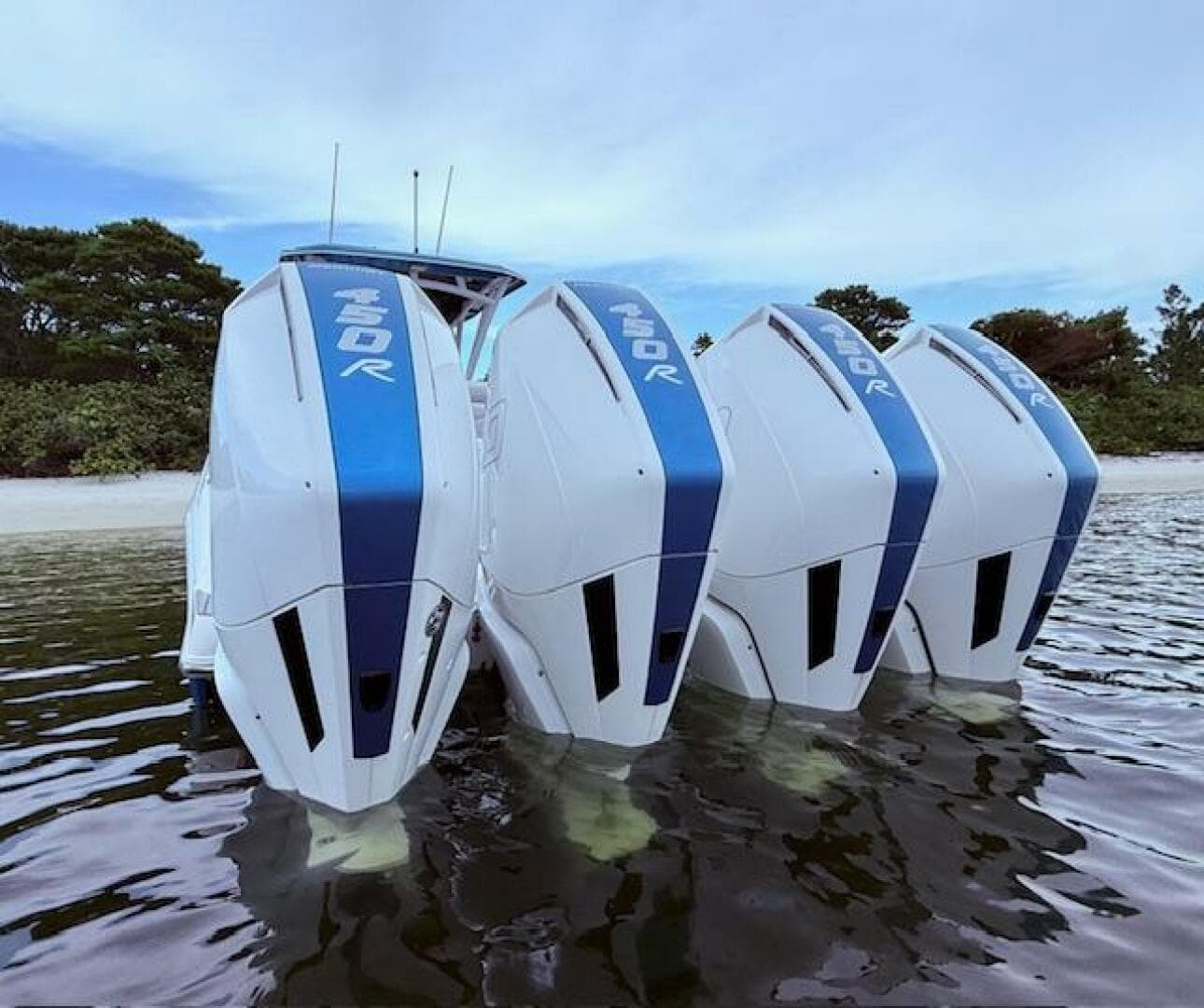 2022 Nor-Tech 390 Sport Center Console — photo 13