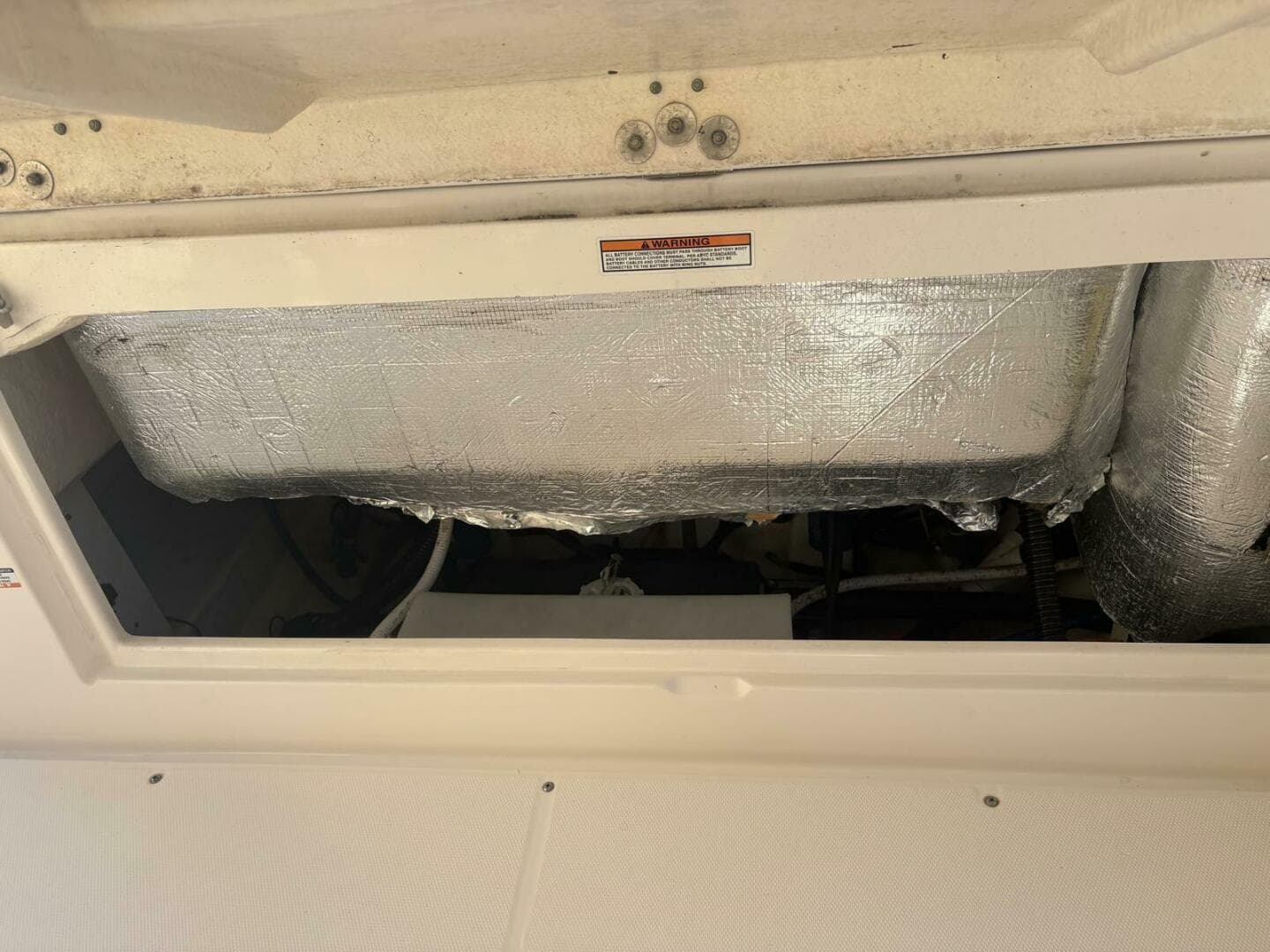 2021 Robalo R247 Dual Console — photo 23