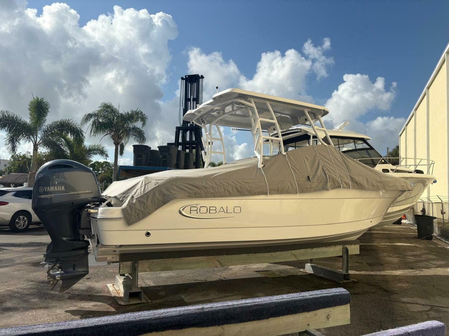 2021 Robalo R247 Dual Console — photo 5