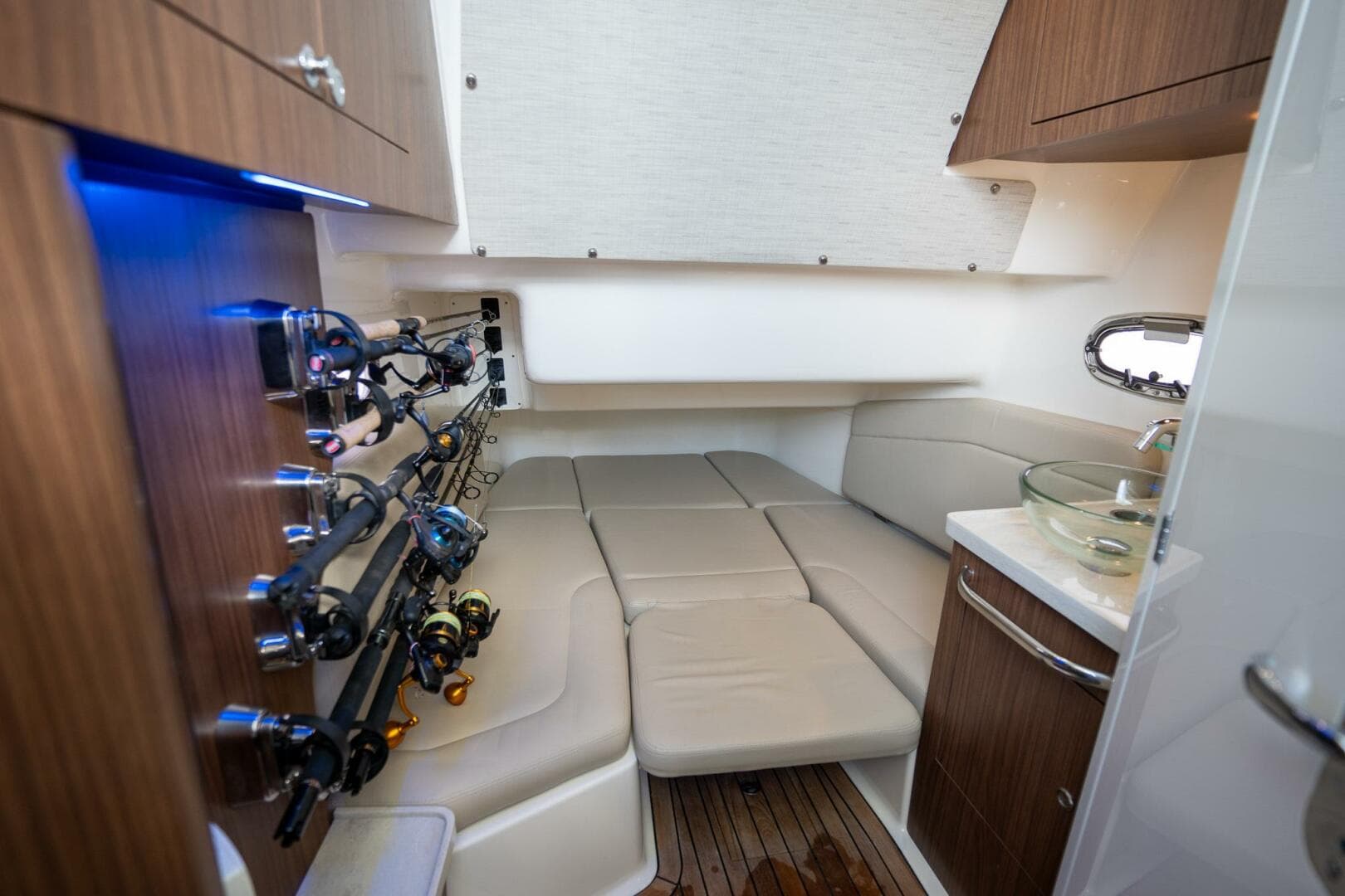 2020 Boston Whaler 380 Outrage Center Console — photo 33