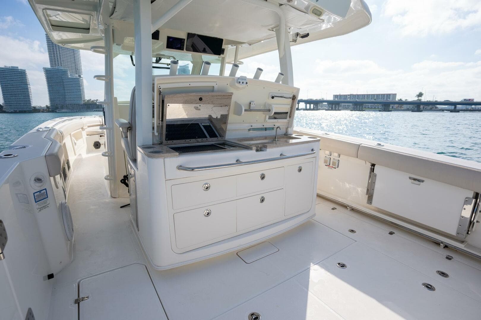 2020 Boston Whaler 380 Outrage Center Console — photo 28