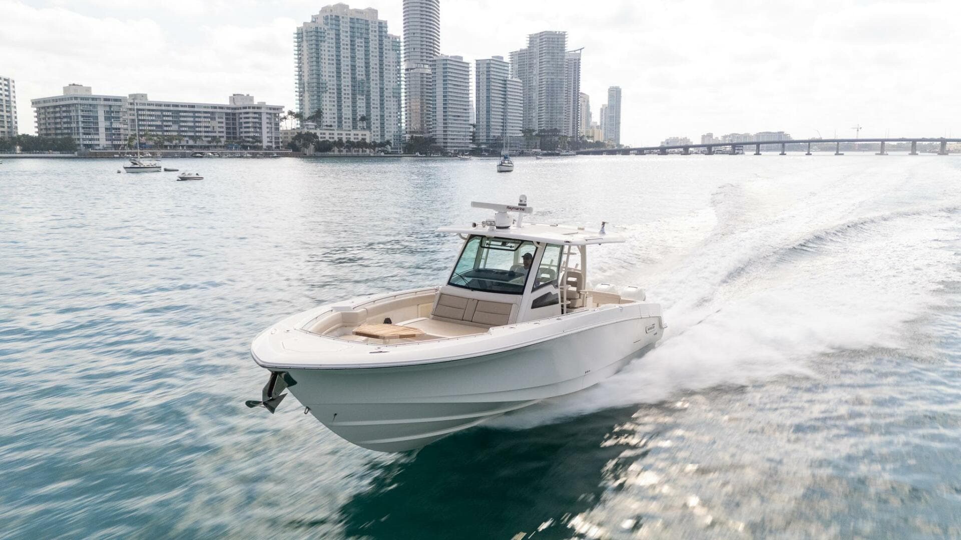 2020 Boston Whaler 380 Outrage Center Console — photo 9