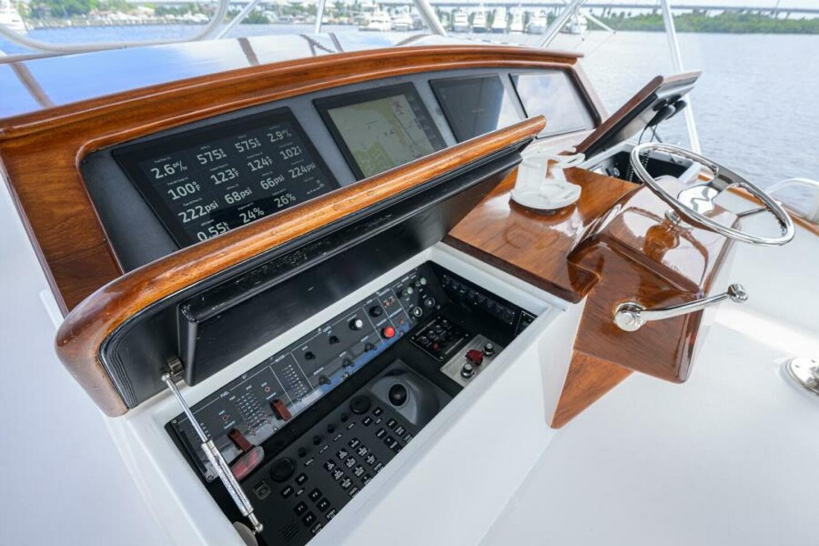 2004 Merritt 72 Convertible — photo 37