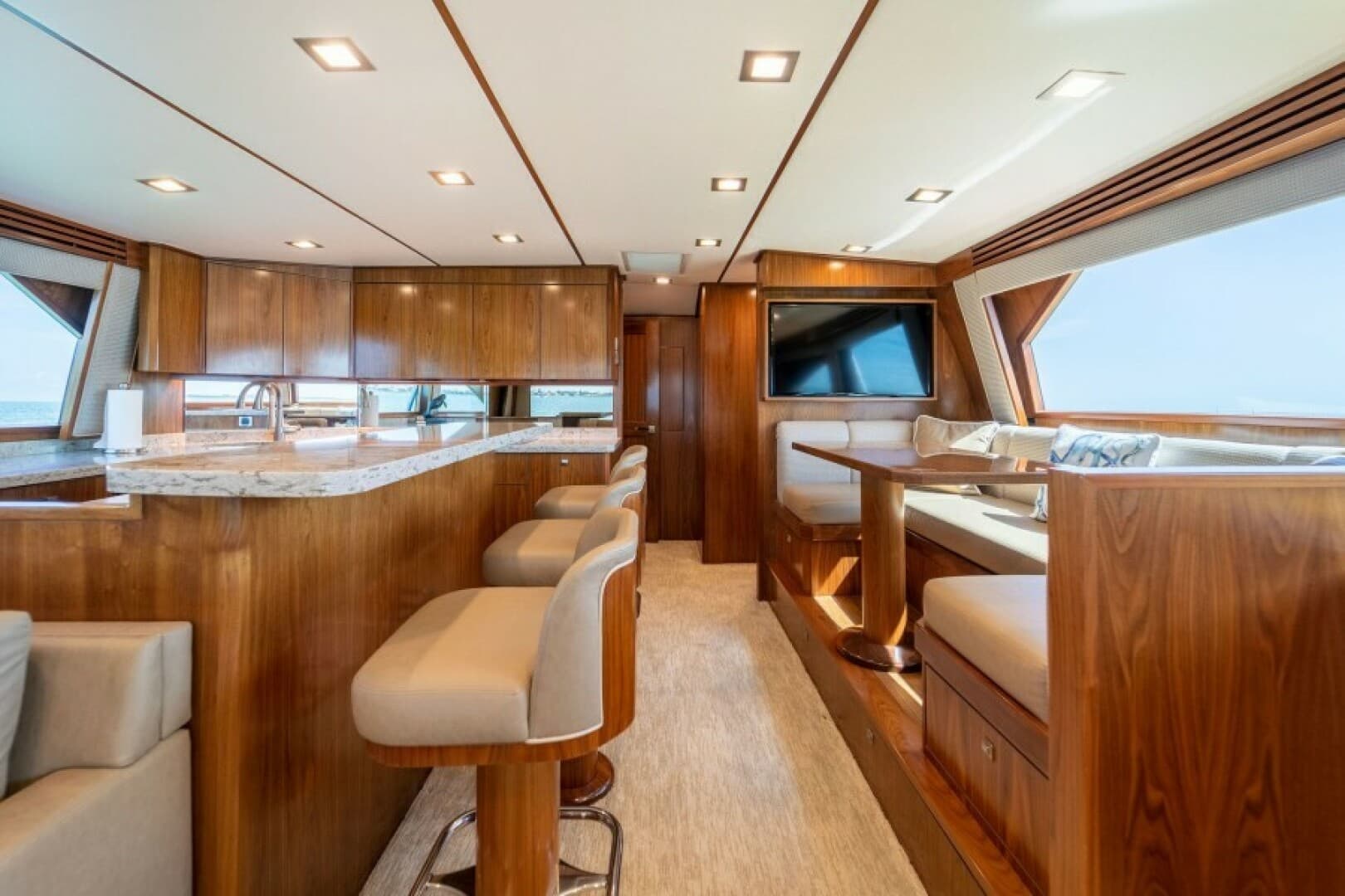 2018 Viking 72 Convertible — photo 27