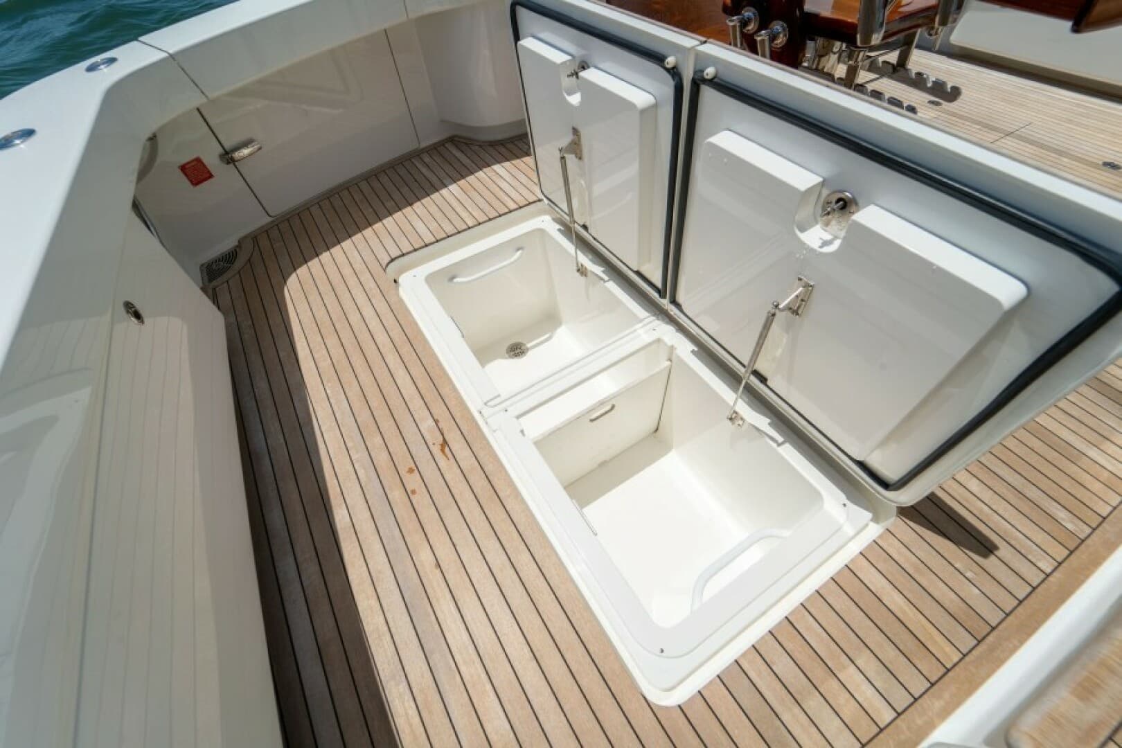 2018 Viking 72 Convertible — photo 19