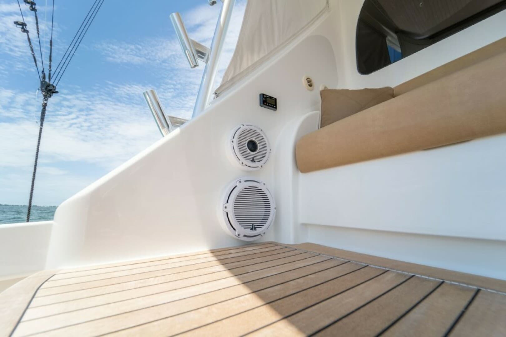 2018 Viking 72 Convertible — photo 17