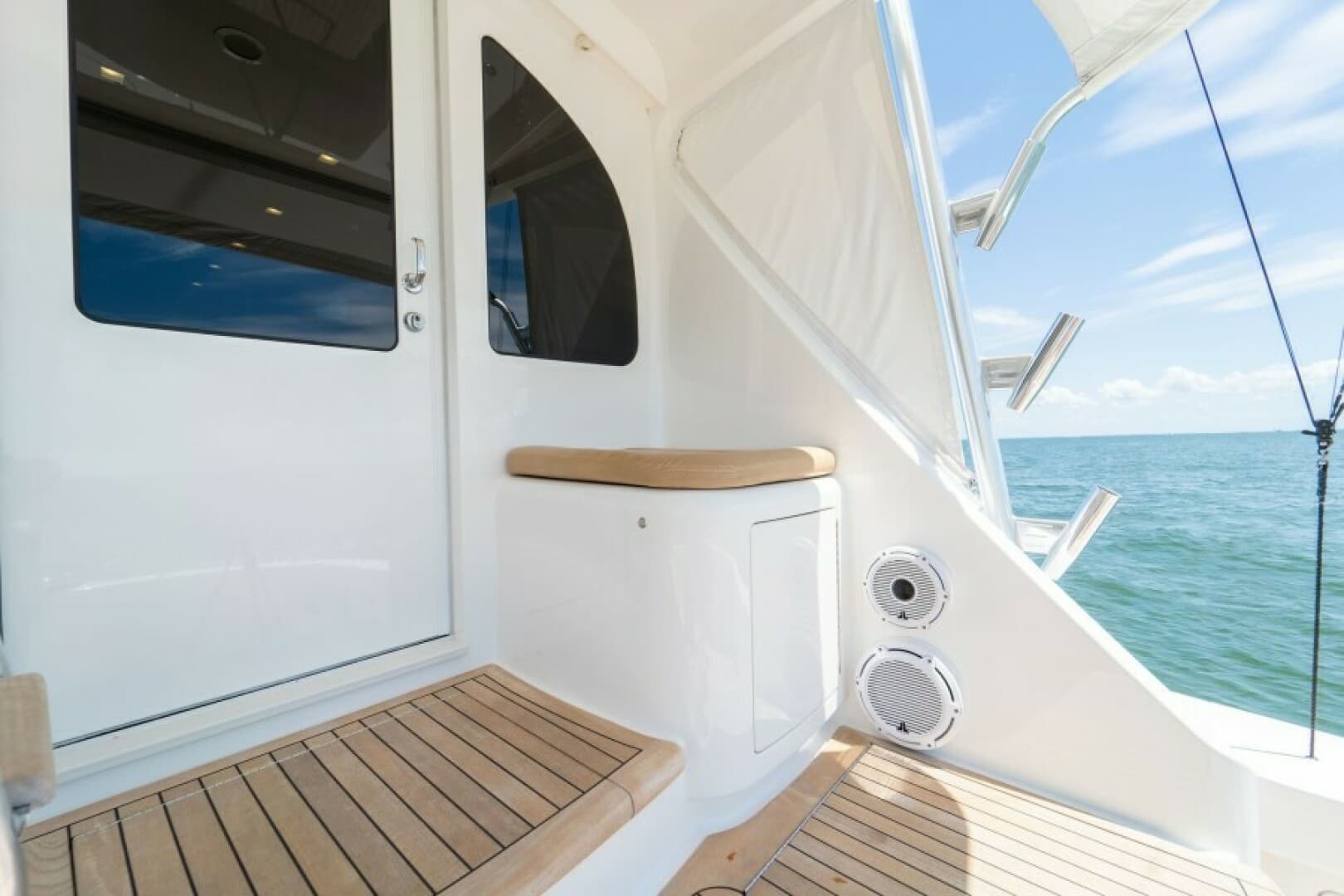 2018 Viking 72 Convertible — photo 16