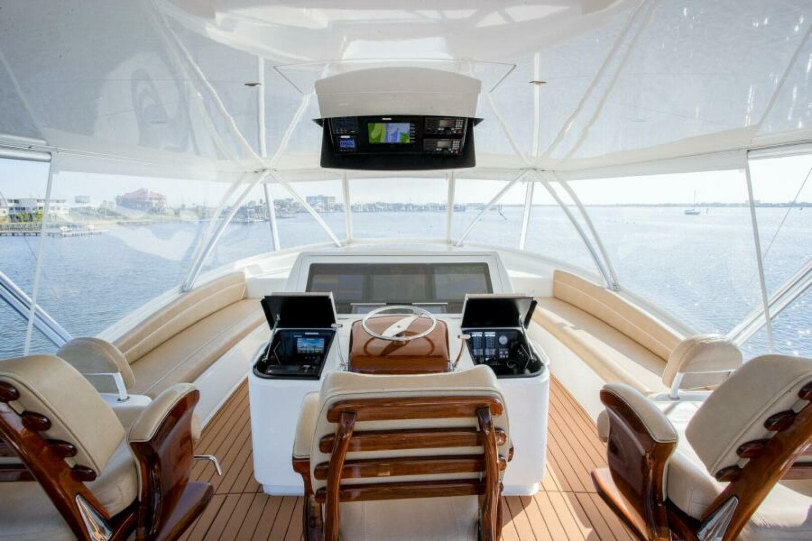 2018 Viking 72 Convertible — photo 13